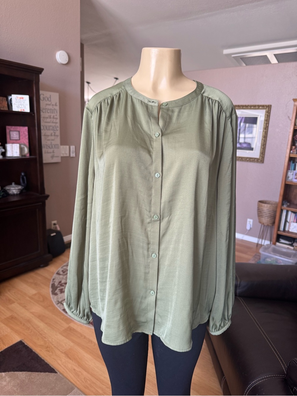 On 34th olive green silky button up long sleeve blouse-size XL-NWT